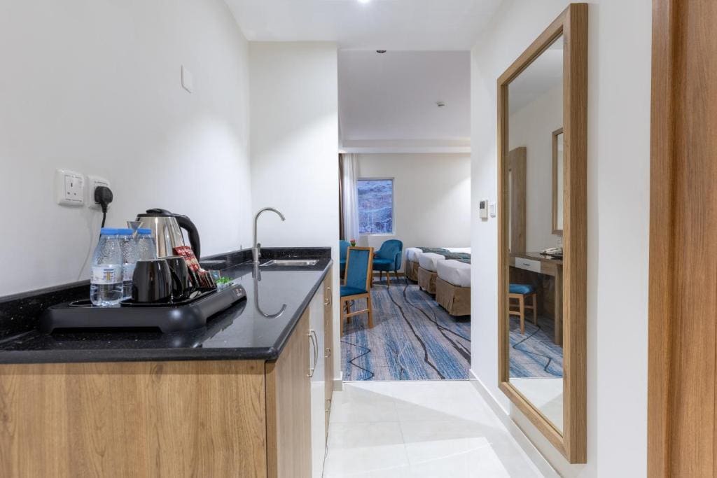 Deluxe Triple Room room - Image 2