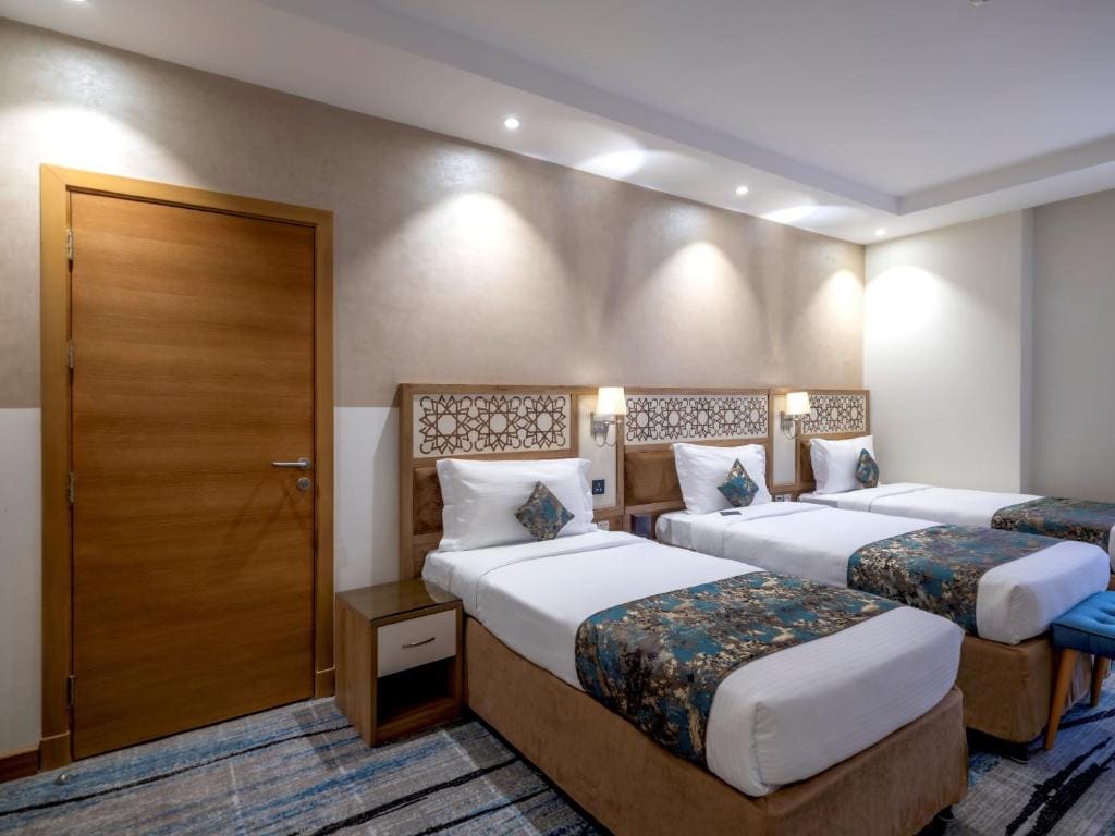 Deluxe Triple Room room - Image 1