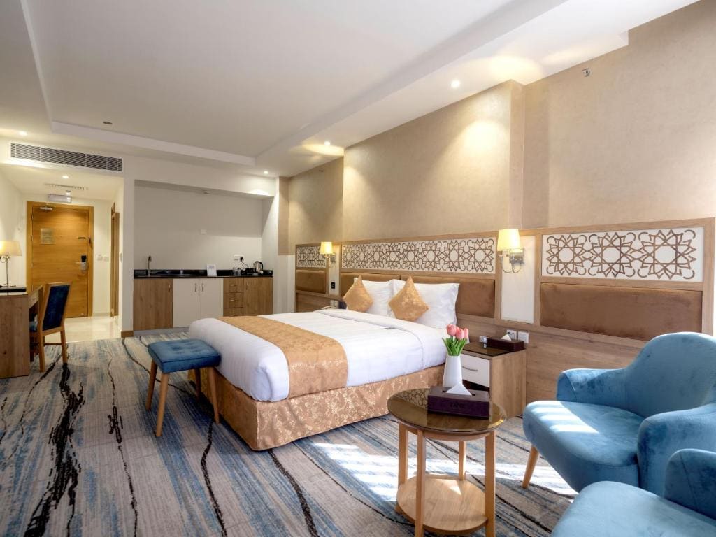 Deluxe King Room room - Image 1