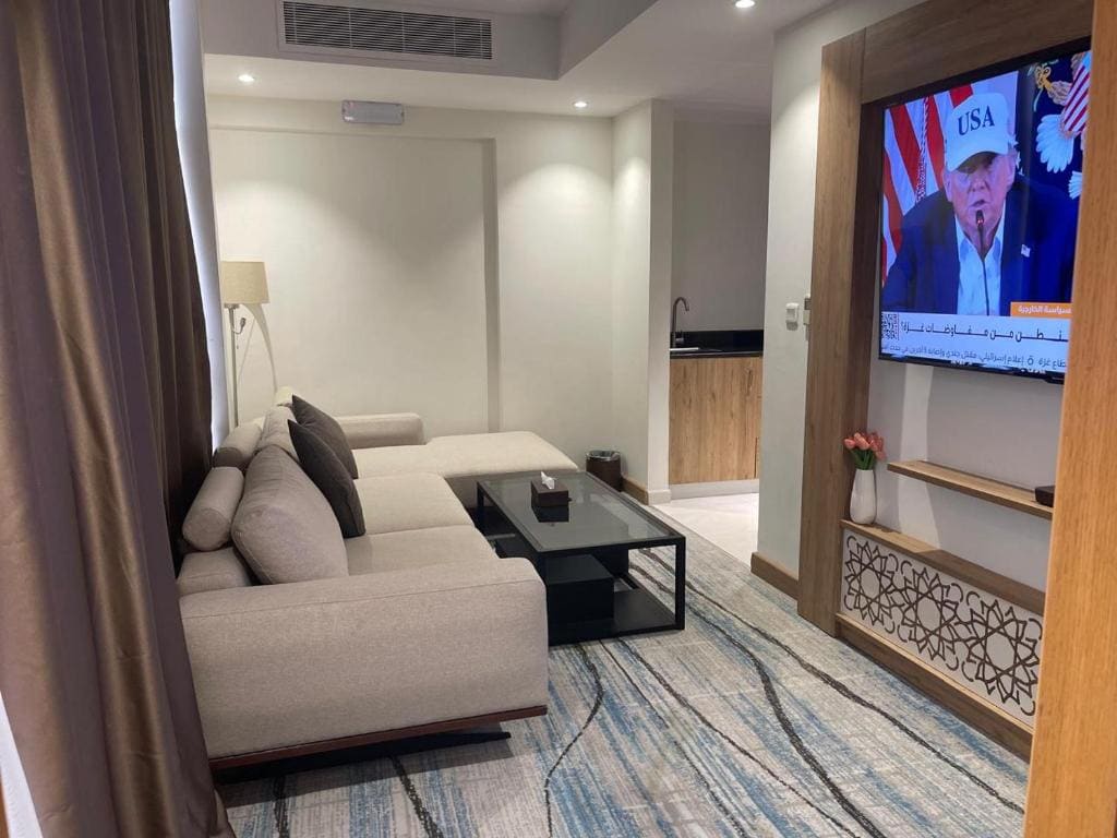 Executive Suite room - Image 1