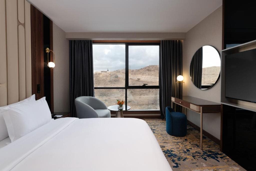 Deluxe King Room room - Image 2