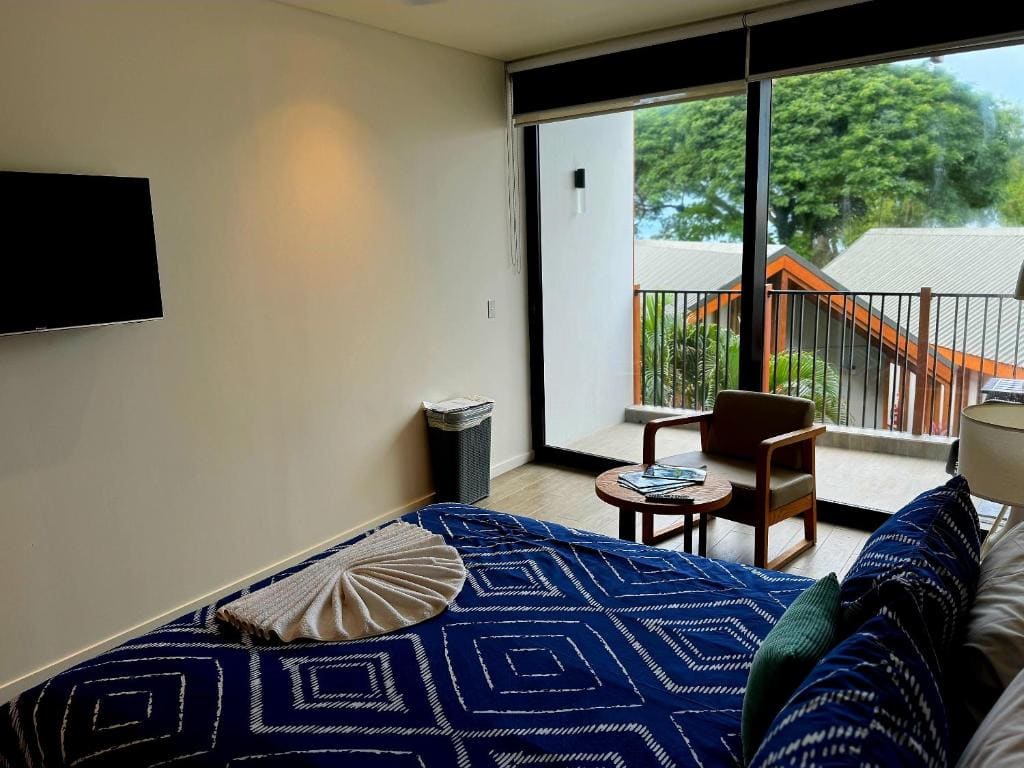 Deluxe Suite with Resort View room - Image 1