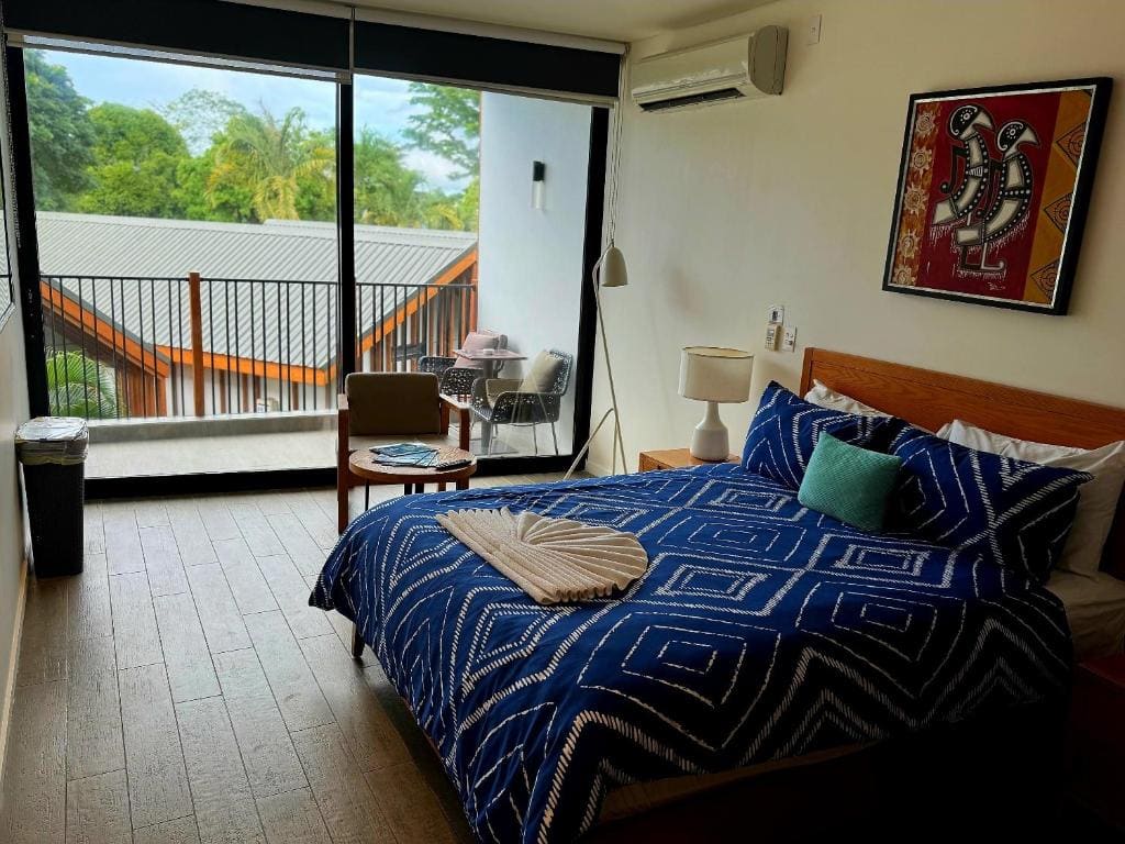 Deluxe Suite with Resort View room - Image 3