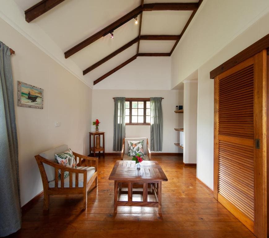 Iles Des Palmes One Bedroom Bungalow room - Image 3