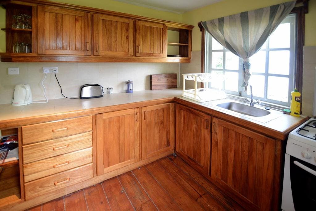 Three-Bedroom Bungalow room - Image 1