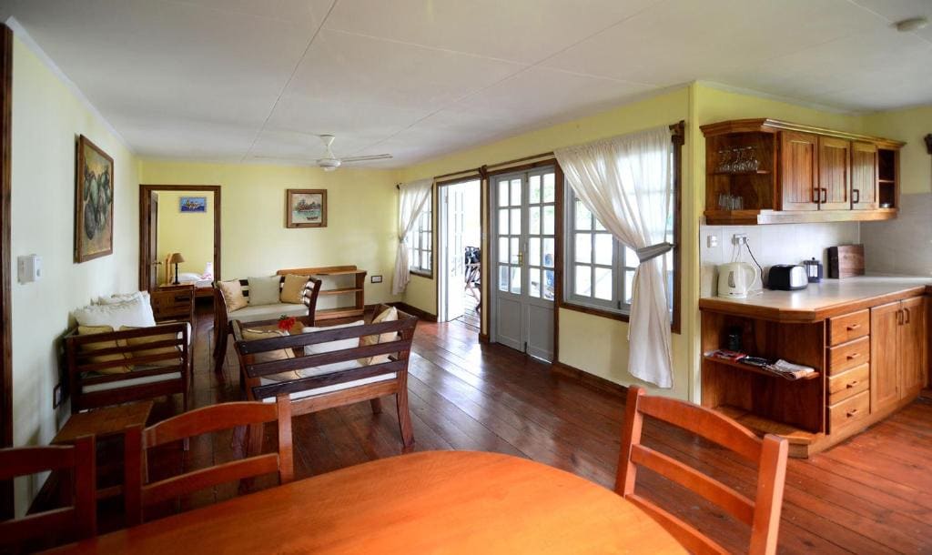 Three-Bedroom Bungalow room - Image 2