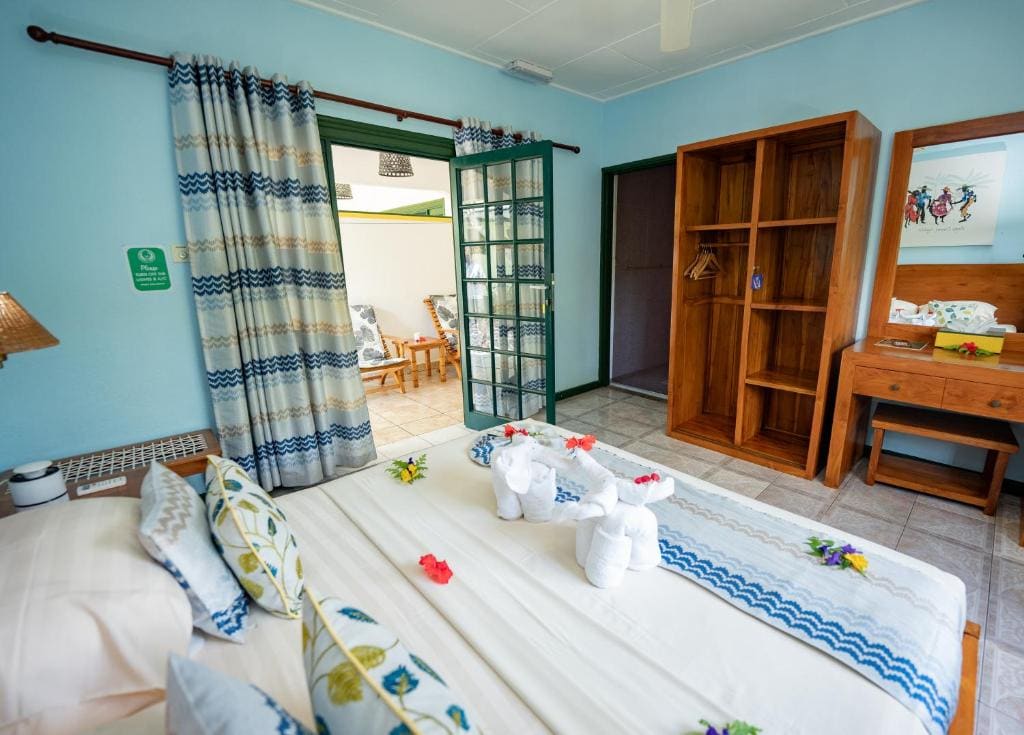 Double Room with Balcony room - Image 3