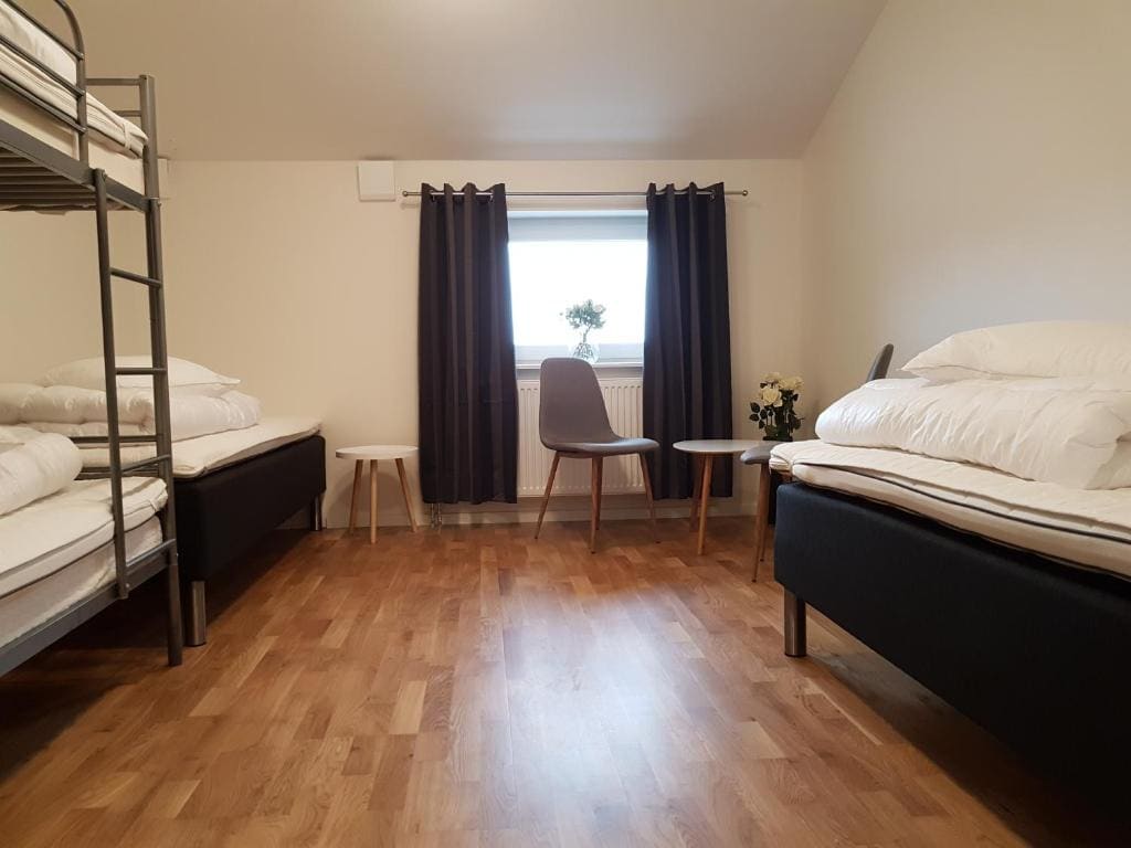 Quadruple Room with Shared Bathroom room - Image 2