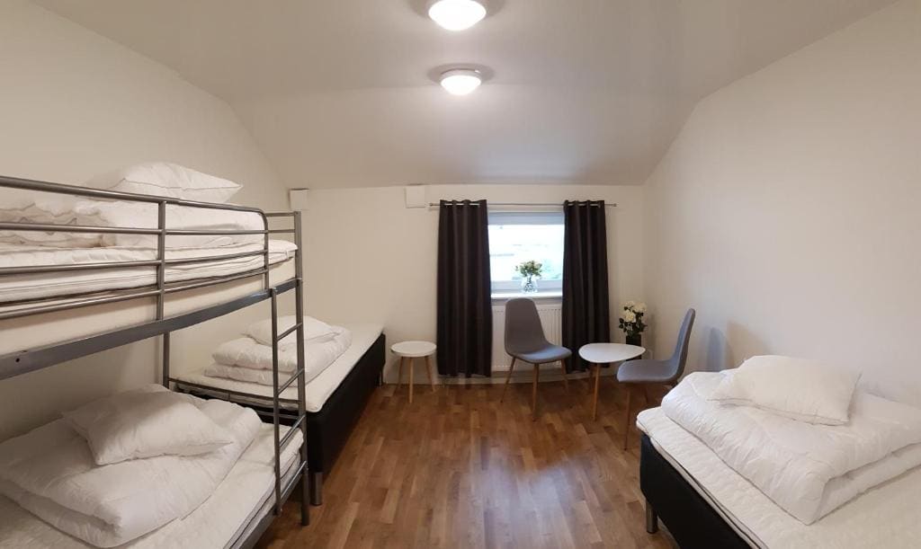 Quadruple Room with Shared Bathroom room - Image 3