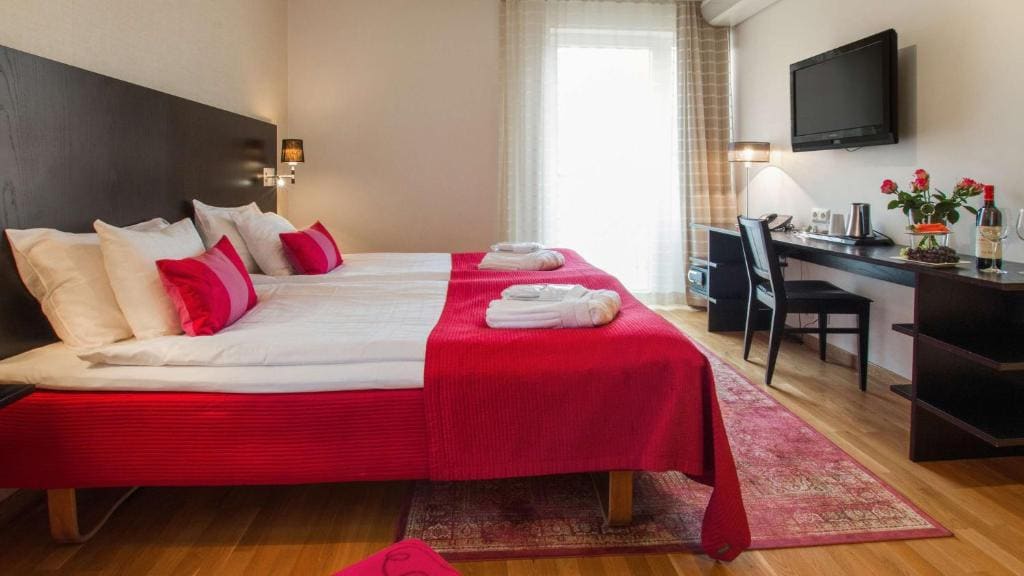 Premium King Room - Non-Smoking room - Image 2