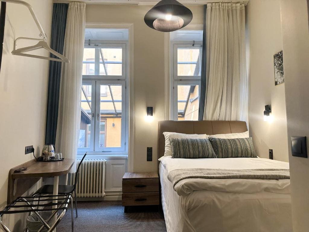 Superior Twin Room - Non-Smoking room - Image 2
