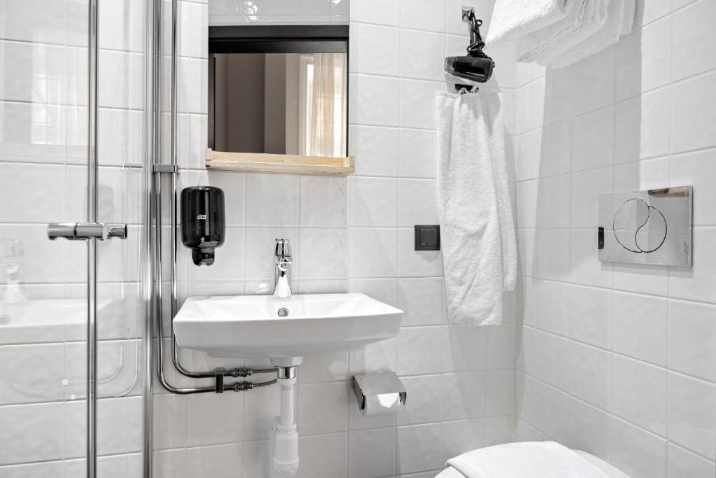 Superior Double Room - Non-Smoking room - Image 2