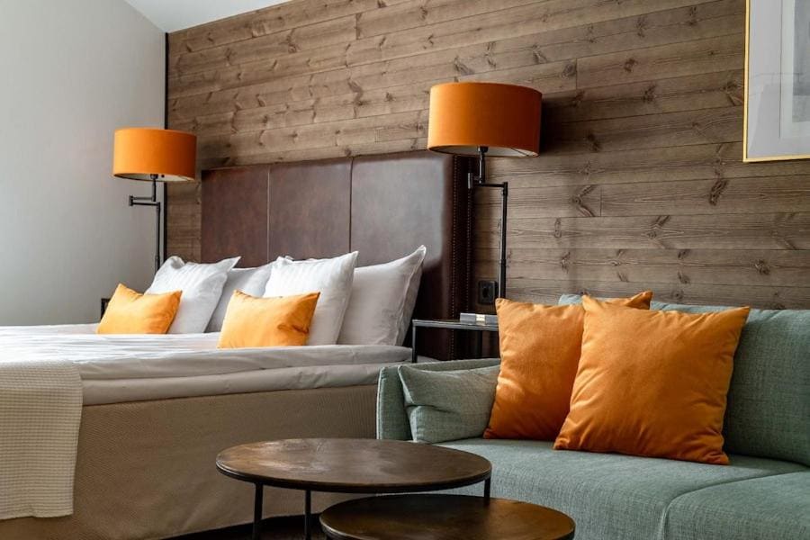Deluxe Family Room room - Image 2