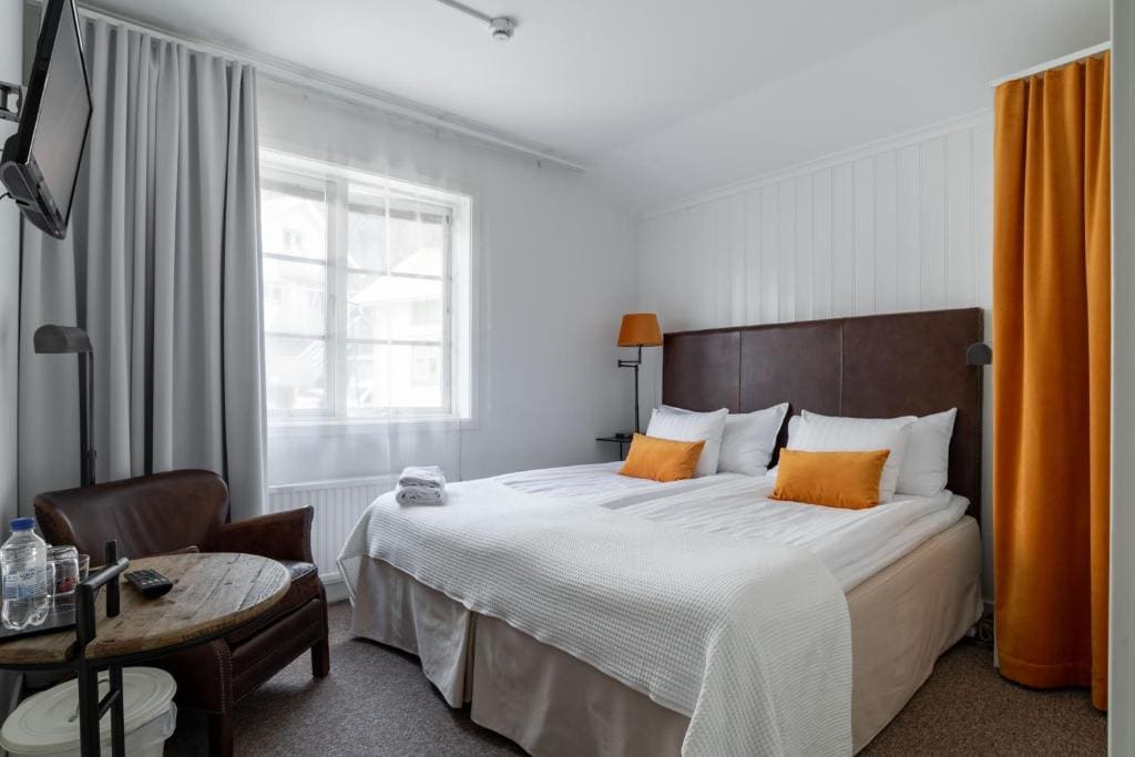 Small Double Room room - Image 2