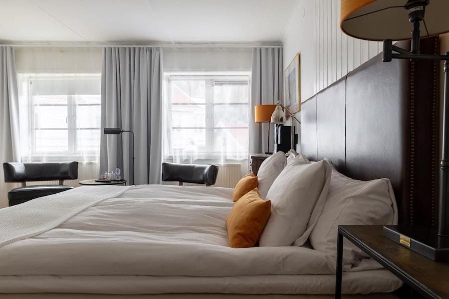 Deluxe Family Room room - Image 1