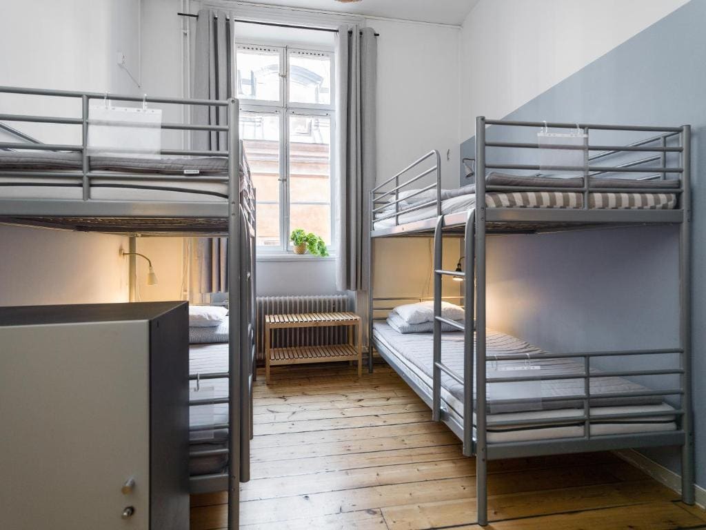 Bed in 4-Bed Female Dormitory Room - quiet street view room - Image 1