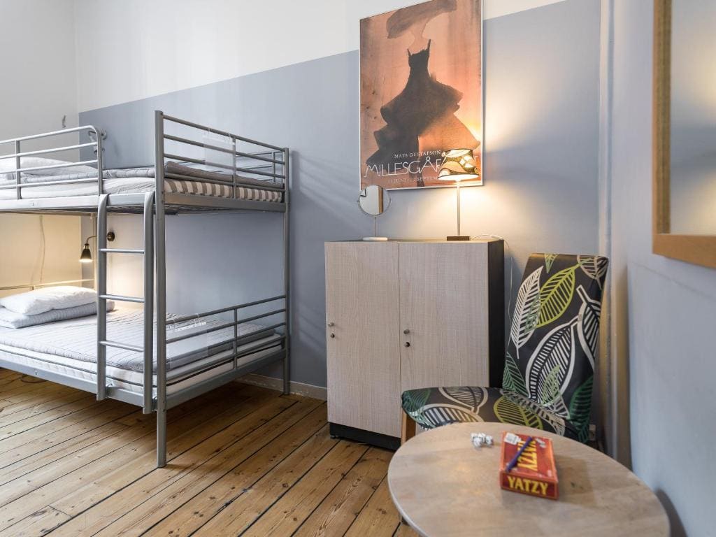 Bed in 4-Bed Female Dormitory Room - quiet street view room - Image 2
