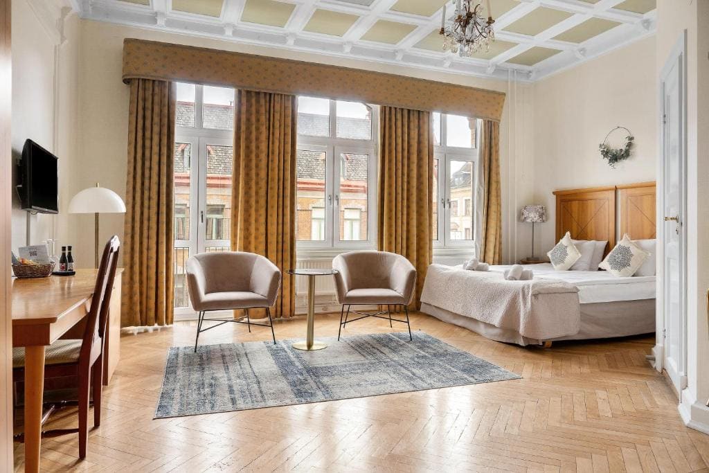 Deluxe Twin Room - Non-Smoking room - Image 1