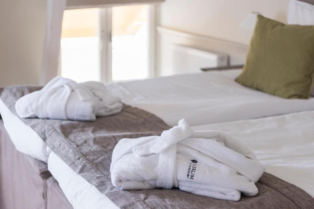 Two-Bedroom Suite with Ocean View room - Image 2