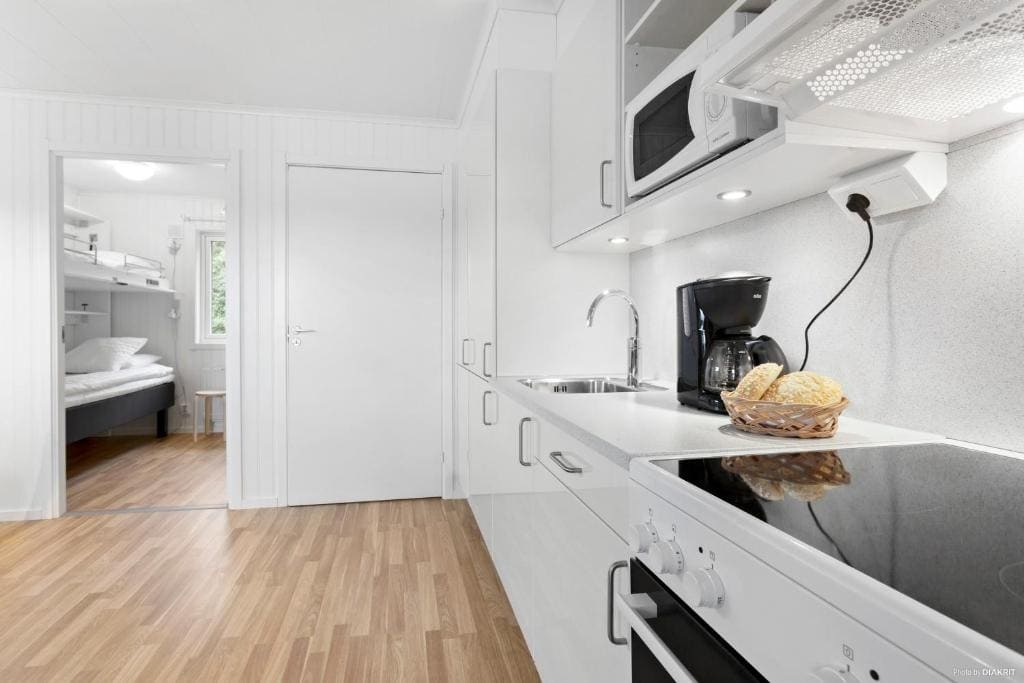 Cottage room - Image 2