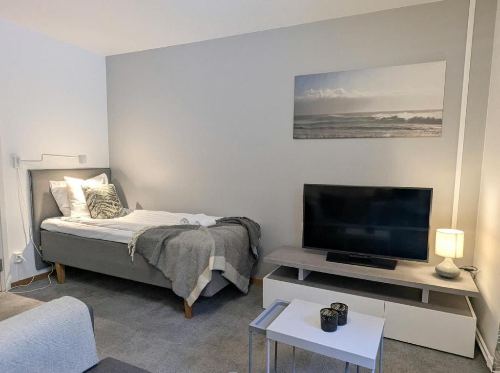 Twin Room with Private External Bathroom room - Image 1