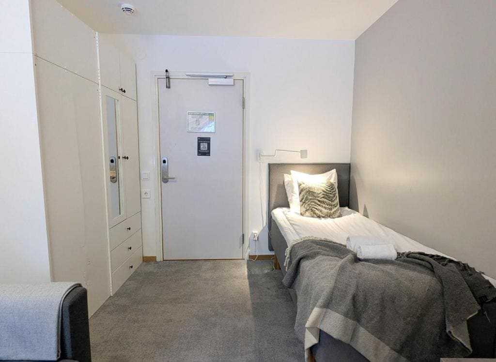 Twin Room with Private External Bathroom room - Image 2