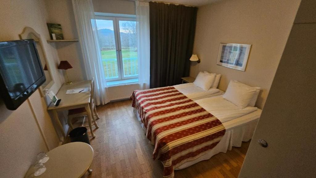 Standard Family Room room - Image 1