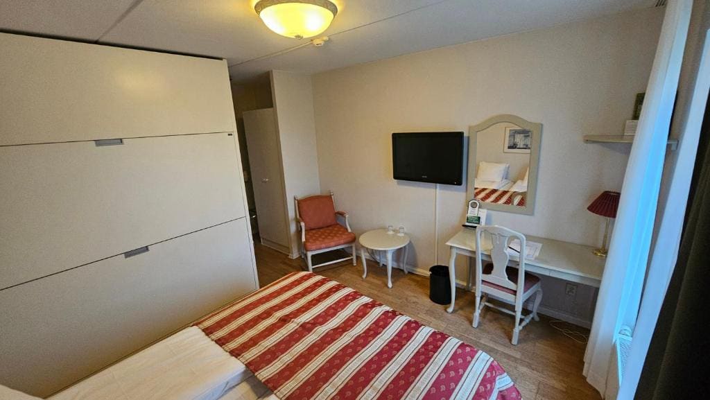 Standard Family Room room - Image 3