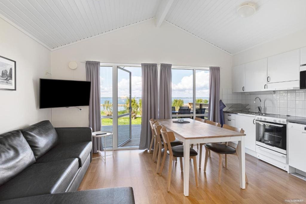 Two-Bedroom House room - Image 1