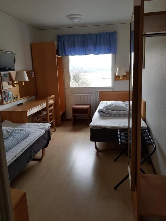 Double Room with Shared Toilet room - Image 2