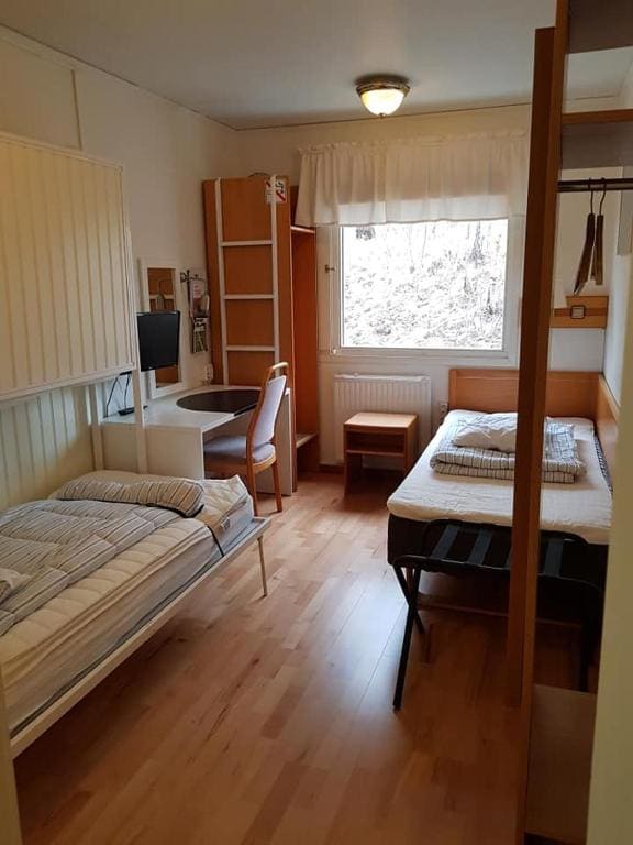 Double Room with Shared Toilet room - Image 3