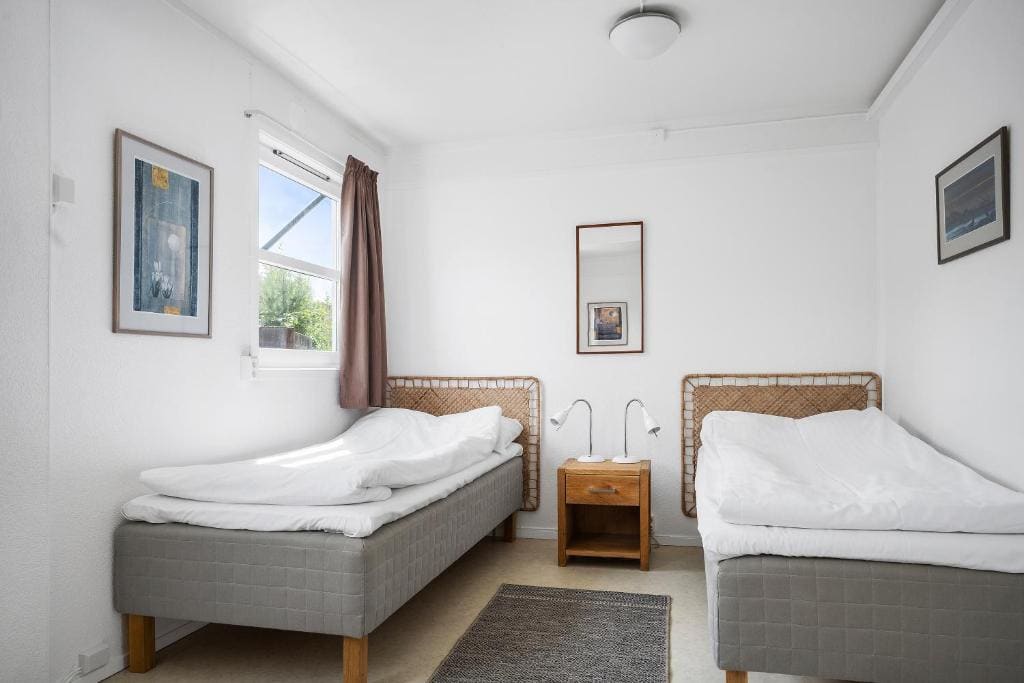 Double or Twin Room with Shared Bathroom room - Image 3
