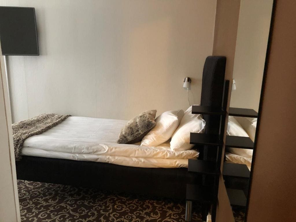 Single Room with Sofa Bed room - Image 3