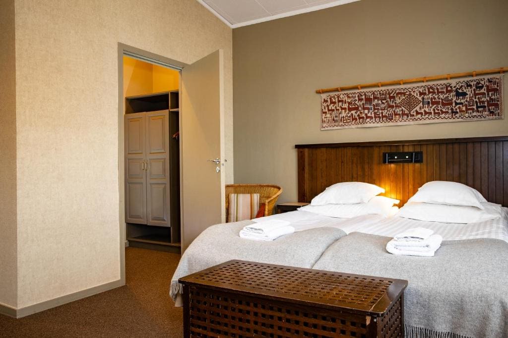 Deluxe Double or Twin Room with Lake View room - Image 2