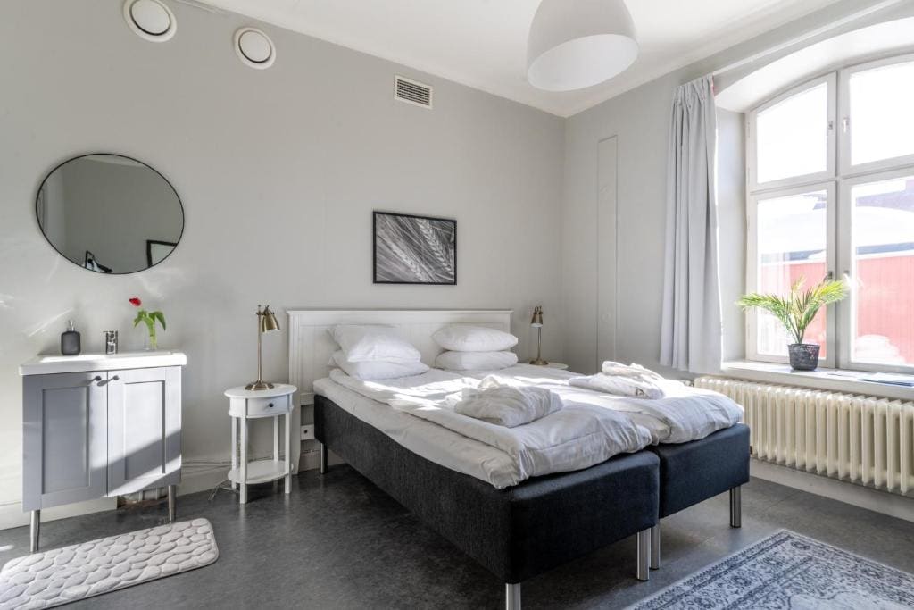 Quadruple Room with Shared Bathroom room - Image 2