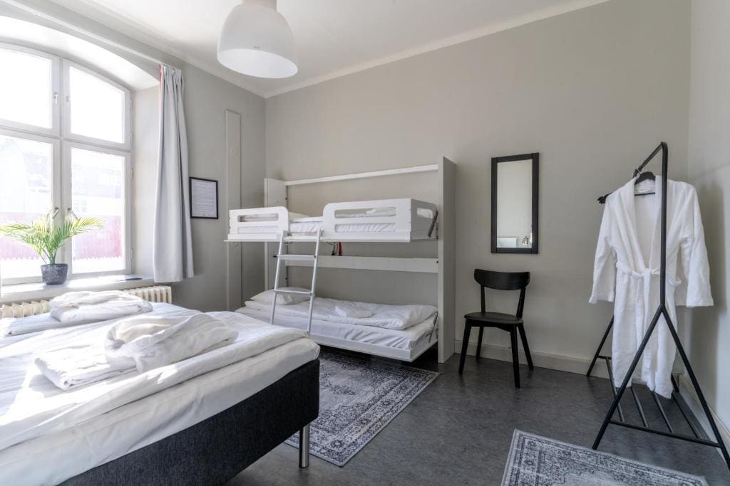 Quadruple Room with Shared Bathroom room - Image 1