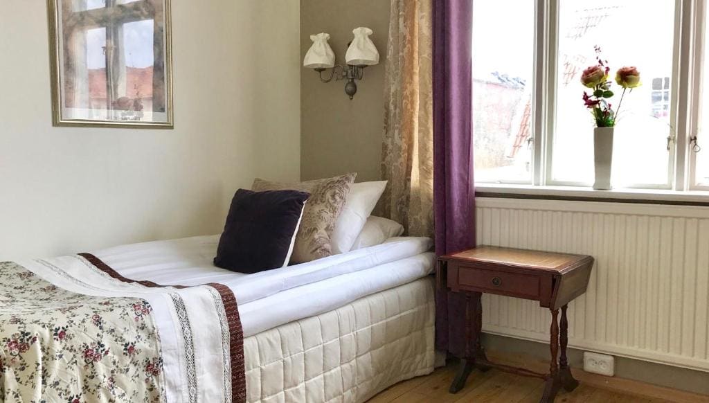 Standard Single Room with Private Bathroom room - Image 1