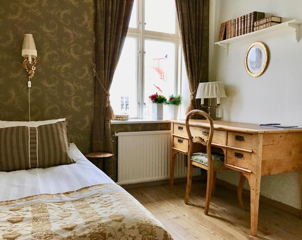 Standard Single Room with Private Bathroom room - Image 2
