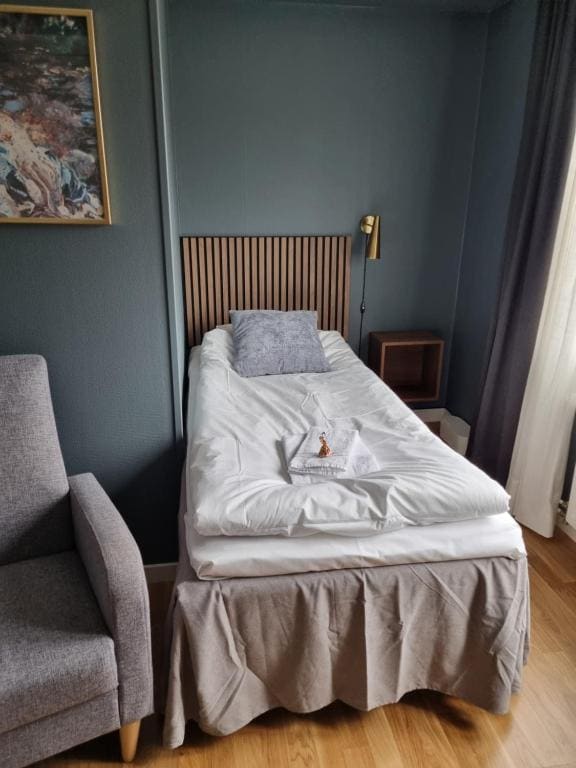 Small Single Room room - Image 3