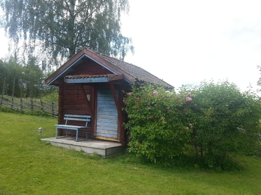 Cottage with Shared Bathroom room - Image 1