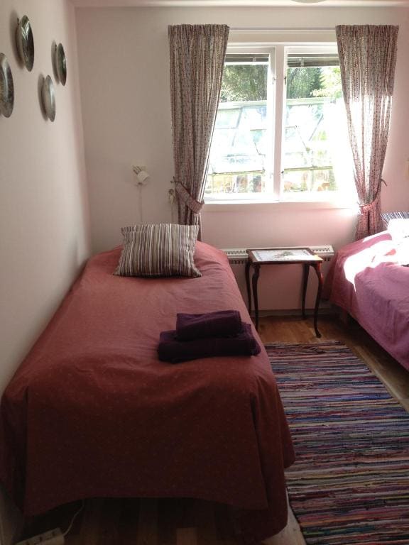 Twin Room with Shared Bathroom room - Image 1