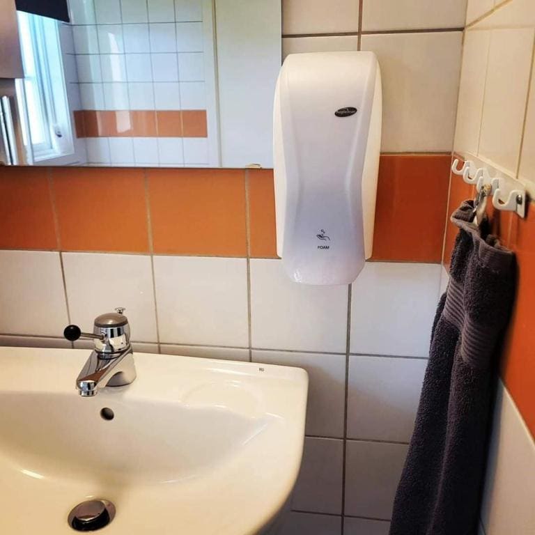 Triple Room with Shared Bathroom room - Image 2