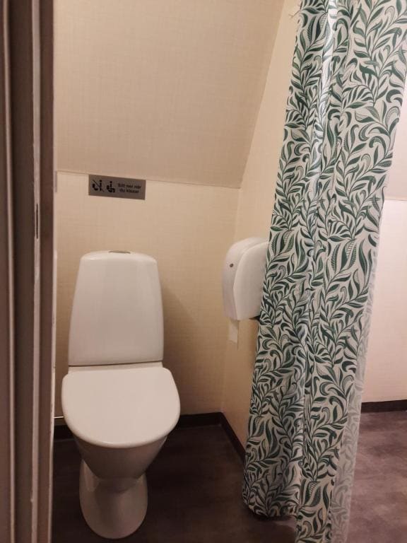 Triple Room with Shared Bathroom room - Image 3
