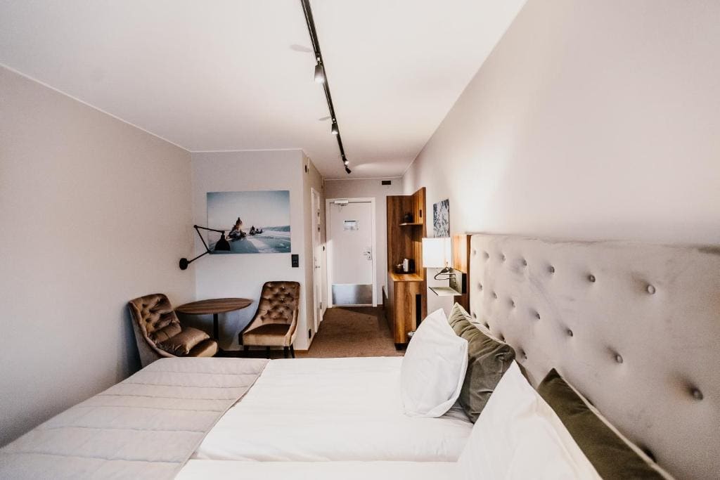 Family Room with Balcony room - Image 1