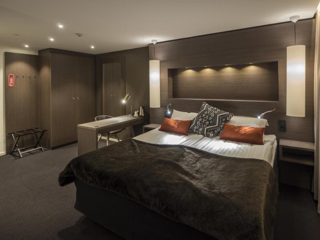 Large Suite with Balcony room - Image 1