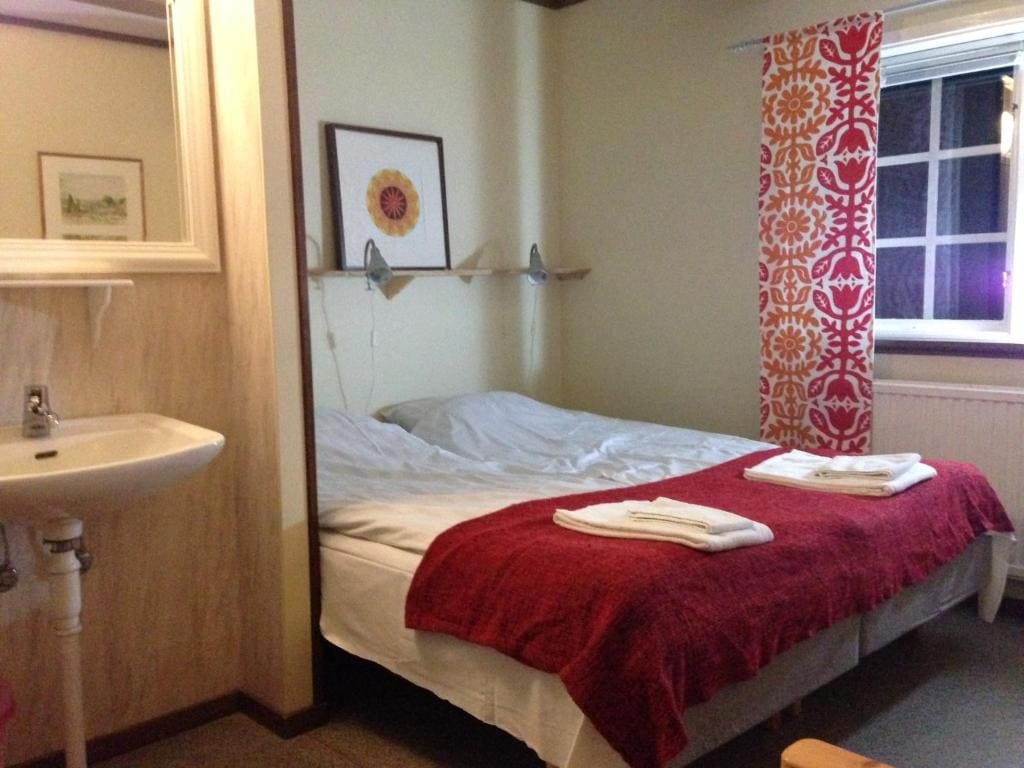 Quadruple Room with Shared Bathroom room - Image 1