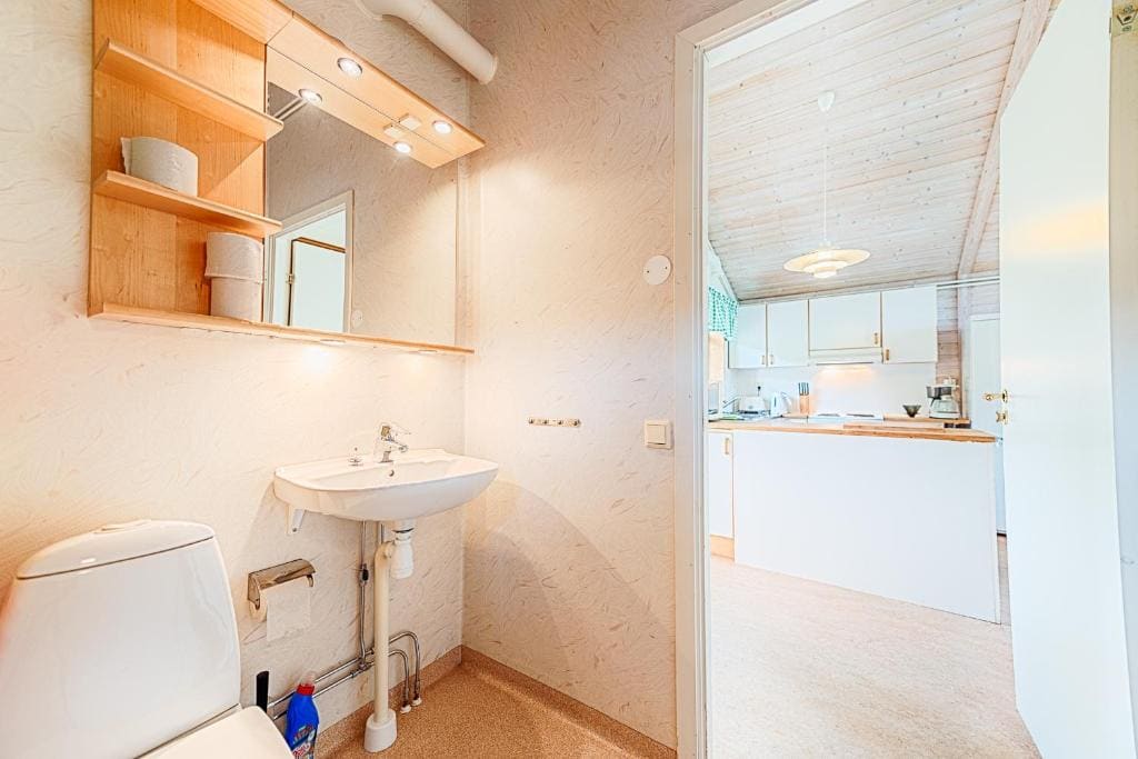 Two-Bedroom House (4 Adults) room - Image 3