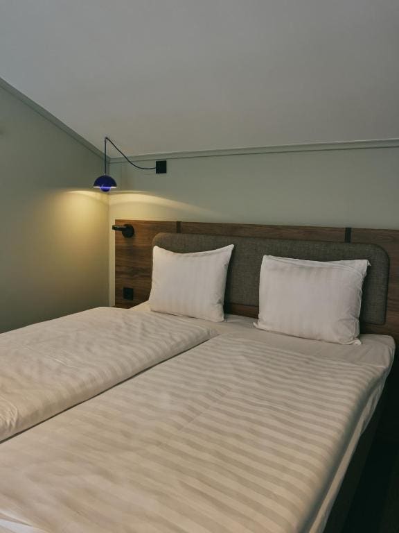 Standard Family Room room - Image 1