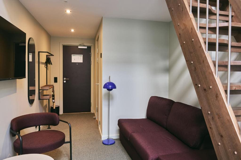 Standard Family Room room - Image 2