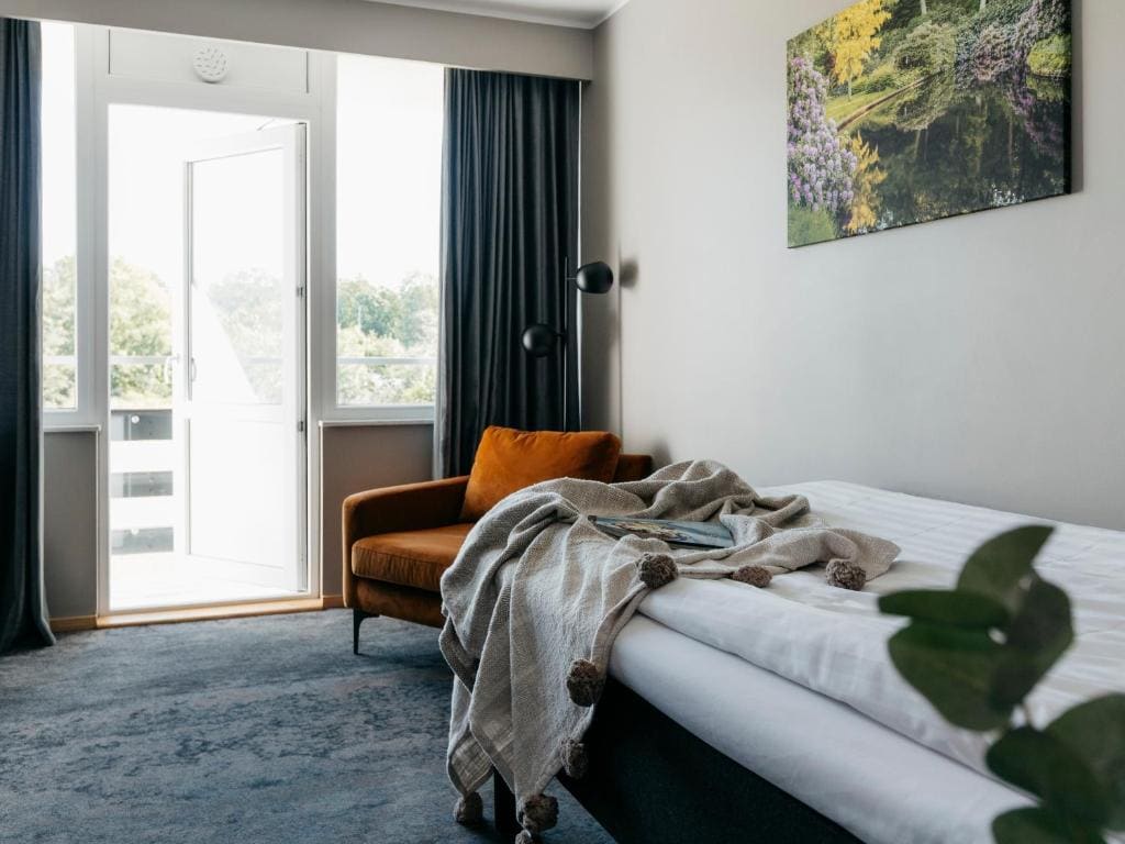 Superior Twin Room room - Image 3